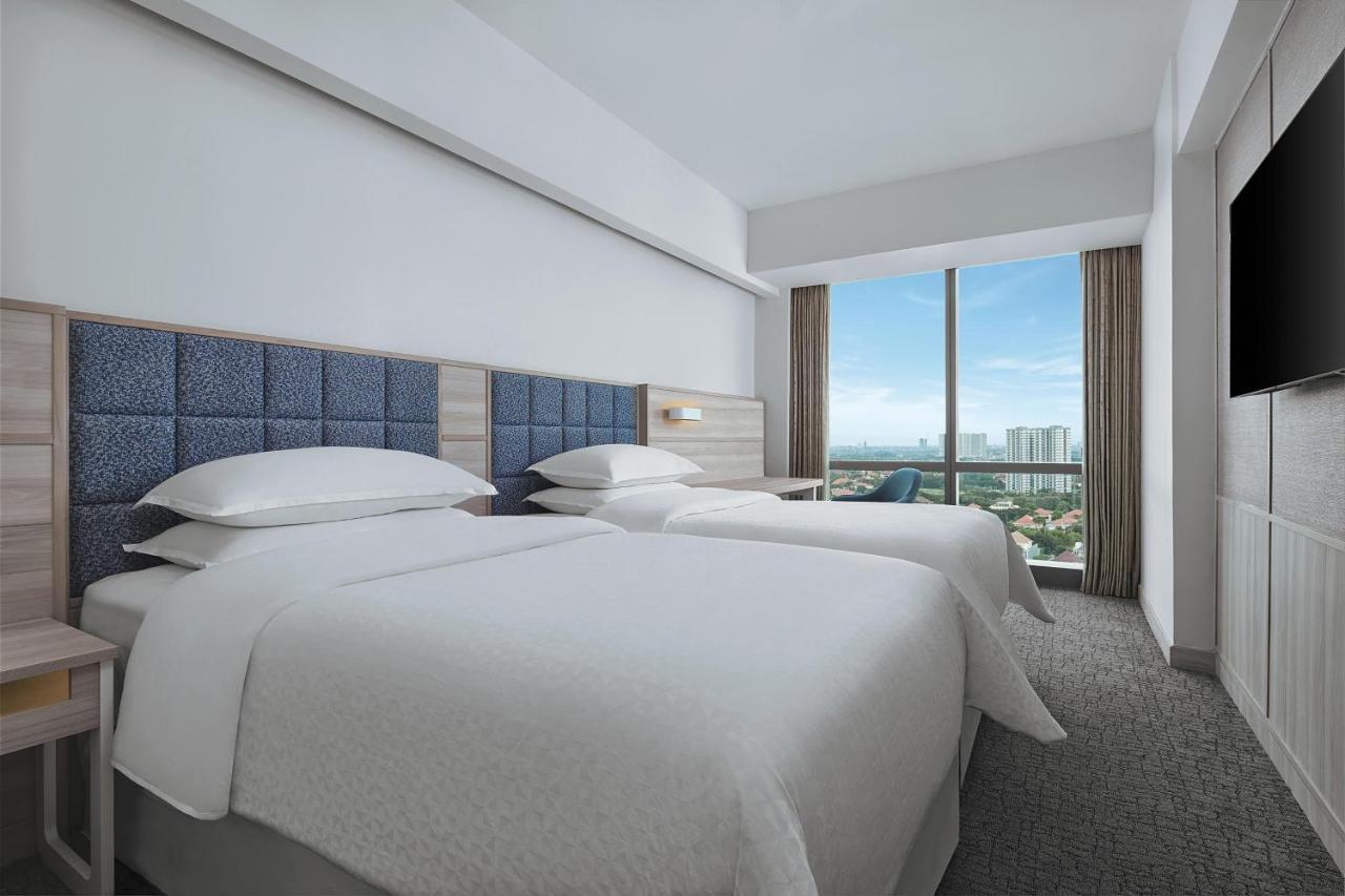 Four Points By Sheraton Surabaya, Pakuwon Indah Exteriör bild
