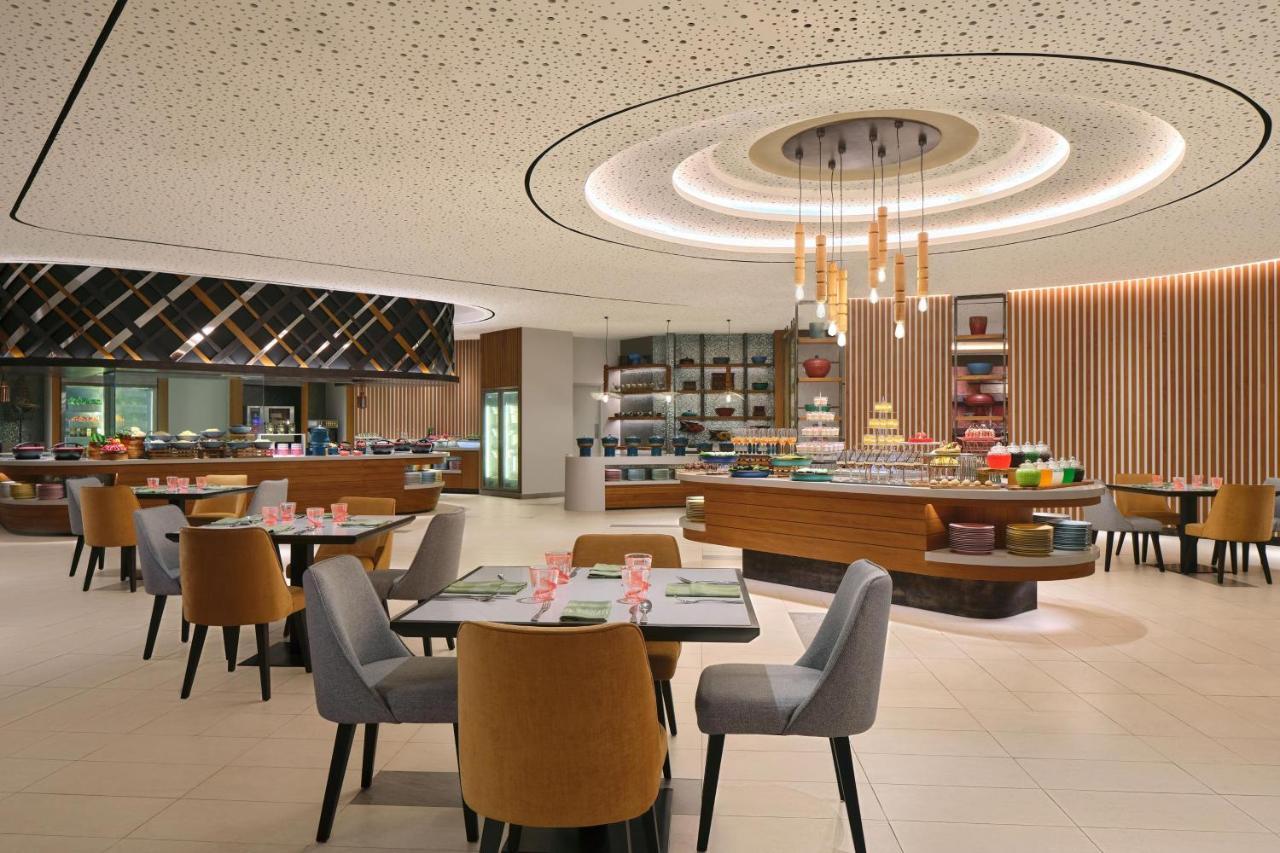 Four Points By Sheraton Surabaya, Pakuwon Indah Exteriör bild